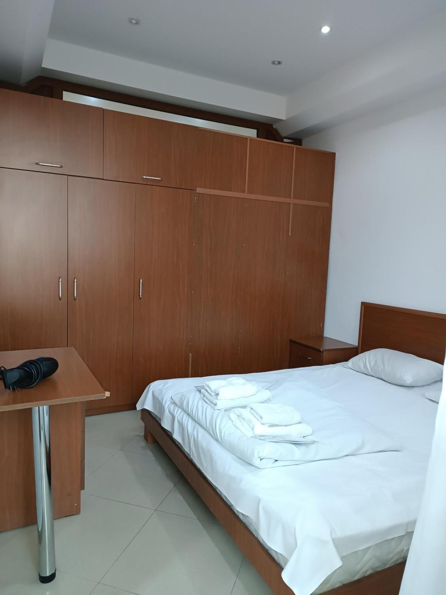 Rent Inn Yerevan On Sakharov Square Ngoại thất bức ảnh