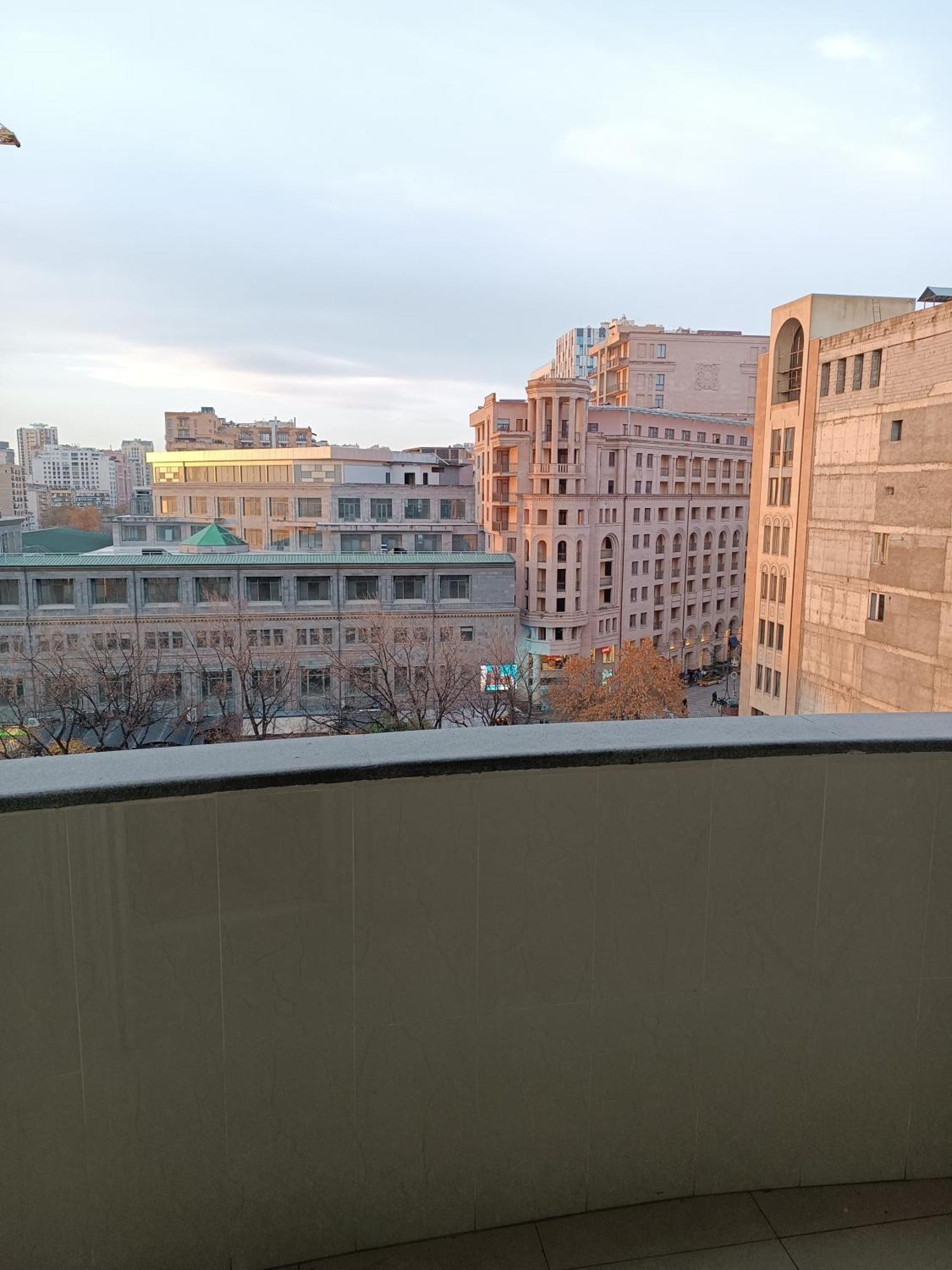 Rent Inn Yerevan On Sakharov Square Ngoại thất bức ảnh
