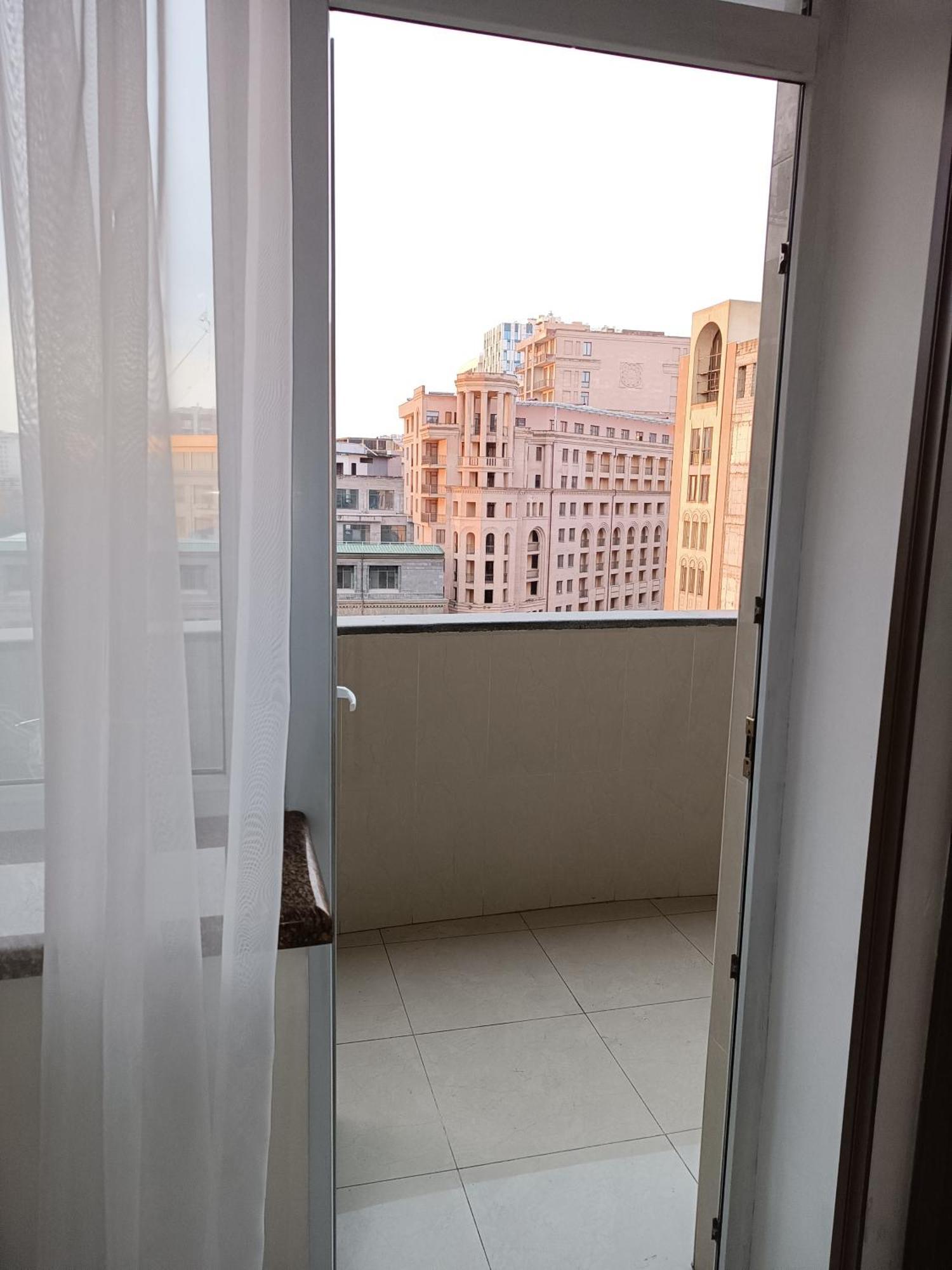 Rent Inn Yerevan On Sakharov Square Ngoại thất bức ảnh