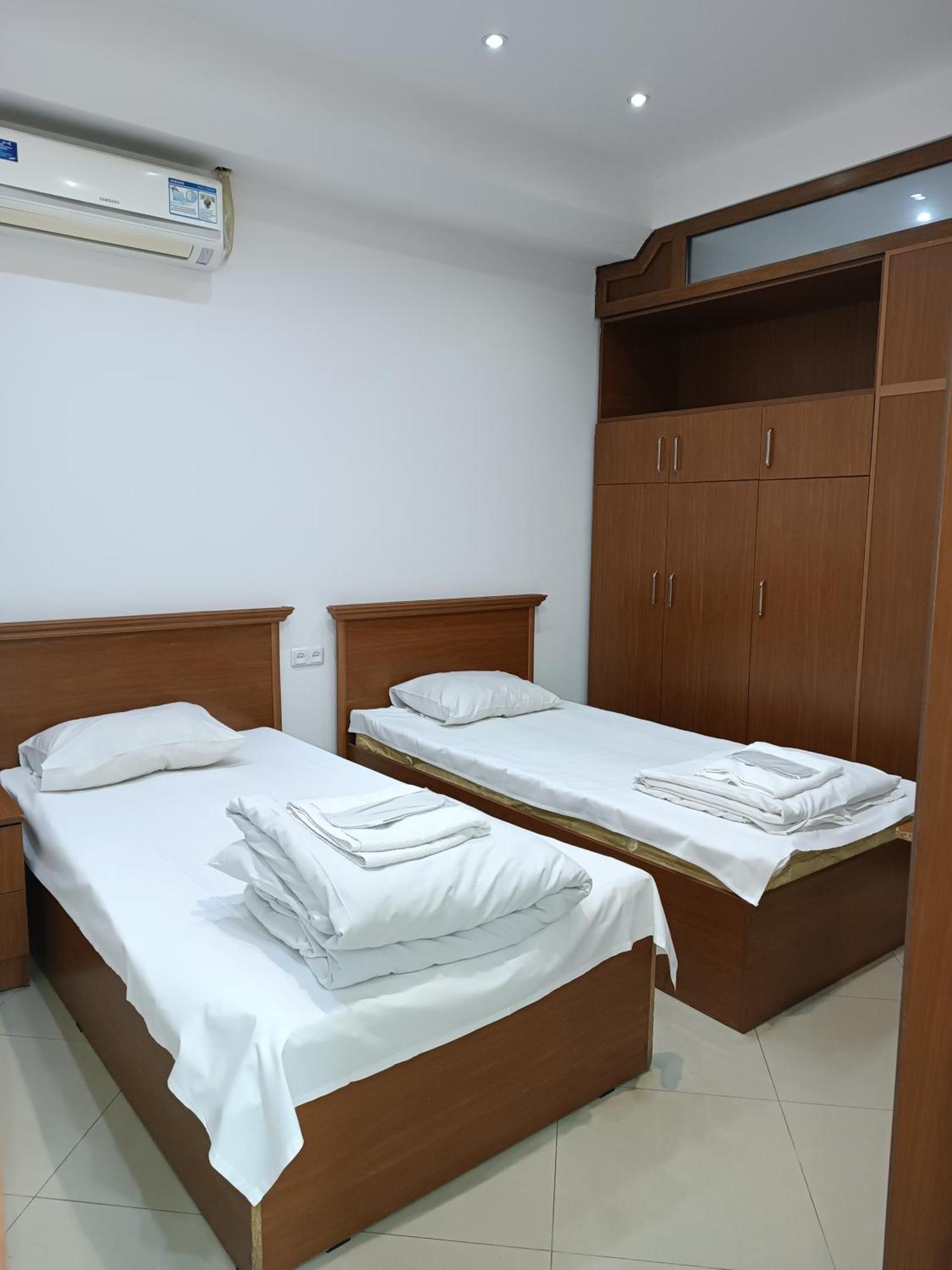 Rent Inn Yerevan On Sakharov Square Ngoại thất bức ảnh